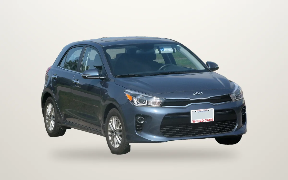 Kia Rio 2020 – سيارة مدمجة للإيجار في لارنكا