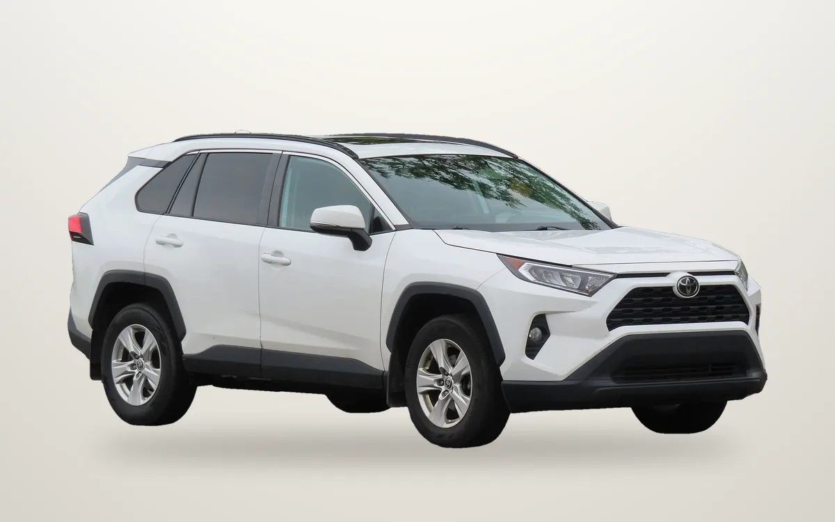 Toyota RAV4 2022 – سيارة SUV للإيجار في لارنكا